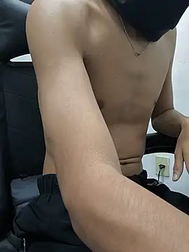 LuanAlvess online show from May 21, 2026, 3:48 am