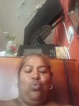 Snapshot of Megansquirt69 chatting on May 19, 2026, 7:43 pm Megansquirt69 online show from May 19, 2026, 7:43 pm