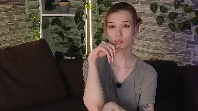 OliviaFoxsis online show from May 16, 2026, 6:34 am