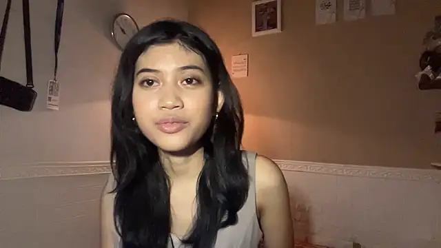 Snapshot of AllisonLundrigan chatting on May 18, 2026, 12:21 pm AllisonLundrigan online show from May 18, 2026, 12:21 pm