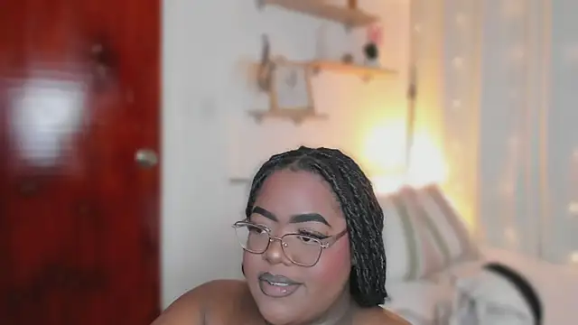 Snapshot of Ayanaa_Ebony_ chatting on May 19, 2026, 11:28 am Ayanaa Ebony online show from May 19, 2026, 11:28 am