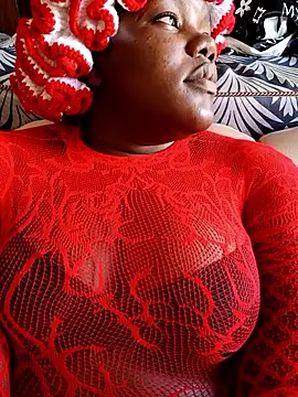 Petite reicyy online show from May 17, 2026, 1:33 pm