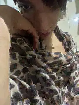 nour-gay online show from May 18, 2026, 3:17 am