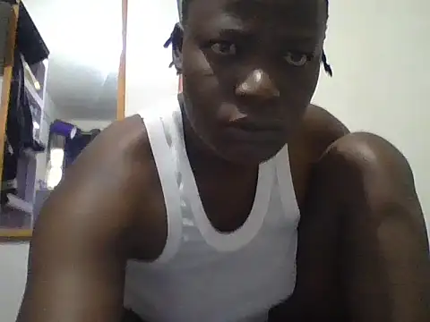 Snapshot of yourdreamgirlT chatting on July 1, 2026, 4:35 am yourdreamgirlT online show from July 1, 2026, 4:35 am