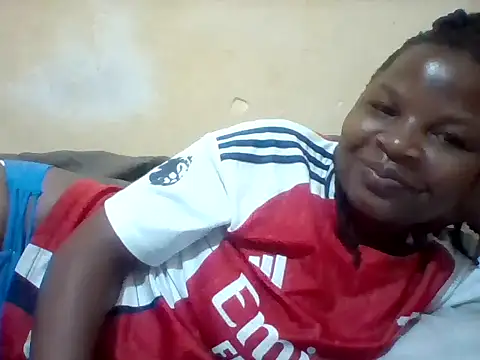 Snapshot of Camilla-Sweets chatting on June 6, 2026, 2:28 am Camilla-Sweets online show from June 6, 2026, 2:28 am
