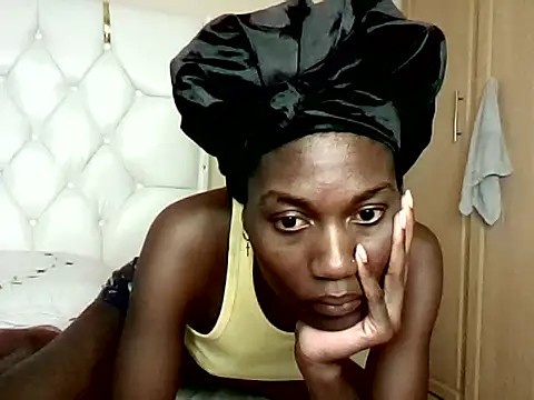 Snapshot of hornygirlzy chatting on May 17, 2026, 5:07 am hornygirlzy online show from May 17, 2026, 5:07 am