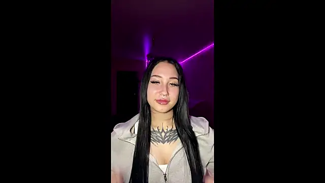 Snapshot of Greeneyedlauren chatting on May 16, 2026, 3:11 pm Greeneyedlauren online show from May 16, 2026, 3:11 pm