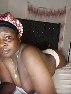 cupcakecumer32 online show from May 16, 2026, 7:57 pm
