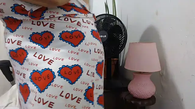 Snapshot of jenny_milf69 chatting on June 18, 2026, 1:59 am jenny milf69 online show from June 18, 2026, 1:59 am