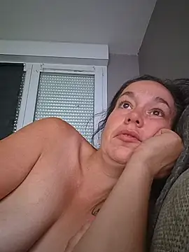adelinegirly online show from July 14, 2026, 5:12 am