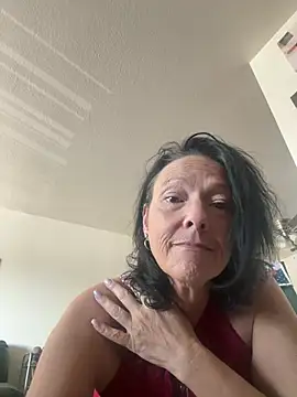 Snapshot of sassybrunette75 chatting on June 1, 2026, 5:56 pm sassybrunette75 online show from June 1, 2026, 5:56 pm