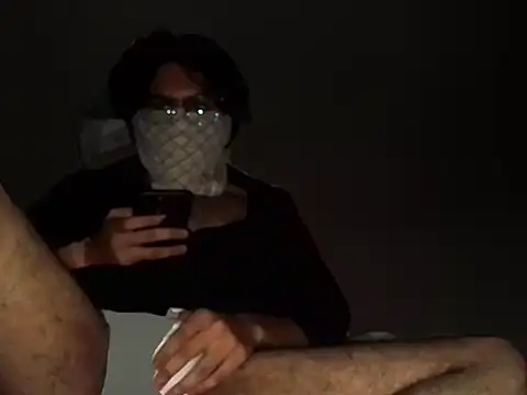 DeepDesiredMoans online show from May 17, 2026, 5:24 pm
