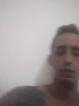 Snapshot of Leonardobrasil33 chatting on May 20, 2026, 11:35 pm Leonardobrasil33 online show from May 20, 2026, 11:35 pm