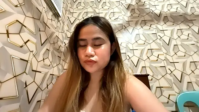 Snapshot of AngeliqueSimoson chatting on May 20, 2026, 5:15 am AngeliqueSimoson online show from May 20, 2026, 5:15 am
