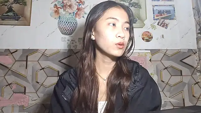 Snapshot of DeeannGunby chatting on July 13, 2026, 3:11 pm DeeannGunby online show from July 13, 2026, 3:11 pm