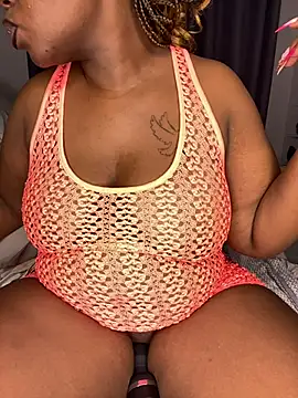 BIGMAMA011 online show from July 26, 2026, 9:32 pm