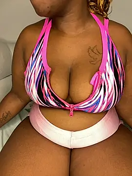 BIGMAMA011 online show from July 11, 2026, 9:37 pm