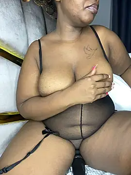 BIGMAMA011 online show from August 4, 2026, 11:31 pm