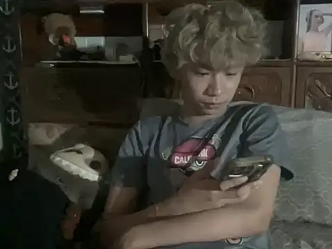 Snapshot of twinkk09 chatting on August 8, 2026, 4:47 pm twinkk09 online show from August 8, 2026, 4:47 pm