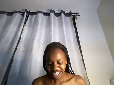 Snapshot of Tiara_tr chatting on May 20, 2026, 8:06 pm Tiara tr online show from May 20, 2026, 8:06 pm