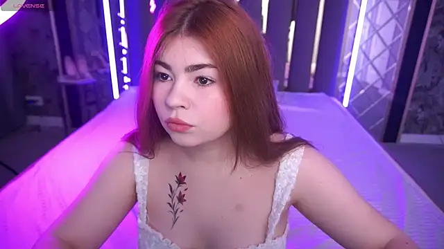 Snapshot of RosaAmour chatting on June 1, 2026, 12:38 pm RosaAmour online show from June 1, 2026, 12:38 pm