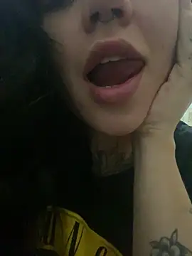 Snapshot of Greseli chatting on May 30, 2026, 10:26 pm Greseli online show from May 30, 2026, 10:26 pm