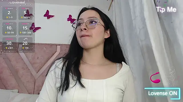 Snapshot of Angel-Hott_ chatting on May 30, 2026, 4:08 am Angel-Hott online show from May 30, 2026, 4:08 am