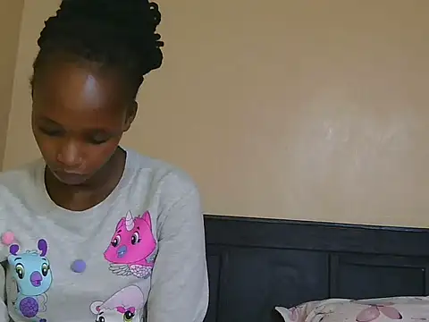 Snapshot of Petitemissy chatting on May 21, 2026, 6:16 pm Petitemissy online show from May 21, 2026, 6:16 pm