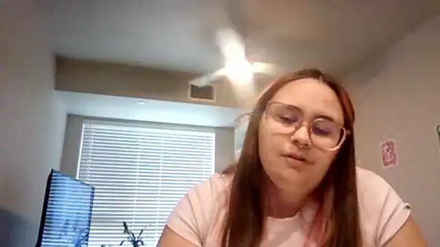 Snapshot of Midnight_Riott chatting on May 27, 2026, 11:34 pm Midnight Riott online show from May 27, 2026, 11:34 pm
