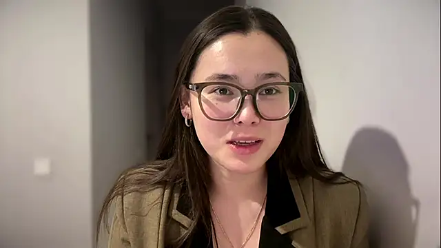 Snapshot of AmeliaAurelia chatting on May 21, 2026, 3:31 pm AmeliaAurelia online show from May 21, 2026, 3:31 pm