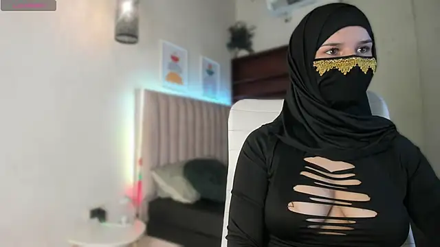  SweetAmira  online show from June 10, 2026, 3:19 am