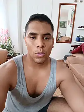 Snapshot of MiloThatch08 chatting on May 21, 2026, 12:13 pm MiloThatch08 online show from May 21, 2026, 12:13 pm