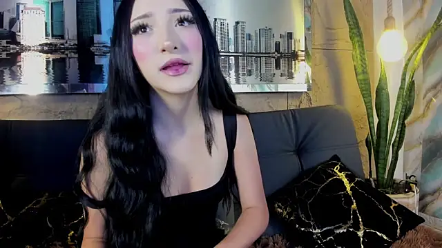 Snapshot of liiilyrose chatting on June 4, 2026, 2:44 pm liiilyrose online show from June 4, 2026, 2:44 pm
