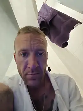 Snapshot of Bottomkinktwink chatting on May 21, 2026, 7:39 am Bottomkinktwink online show from May 21, 2026, 7:39 am