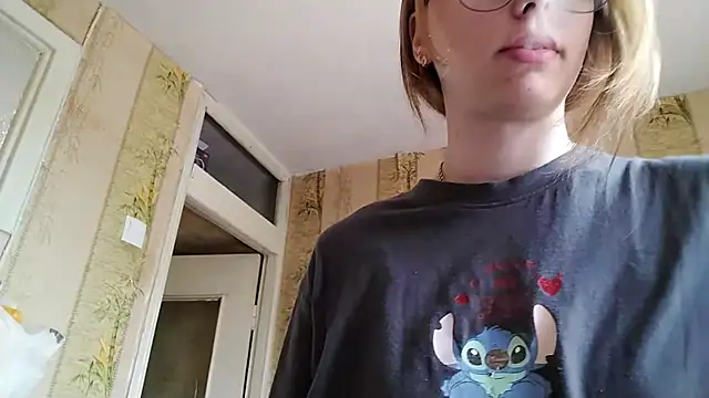 Snapshot of Michelllle chatting on May 23, 2026, 9:41 am Michelllle online show from May 23, 2026, 9:41 am