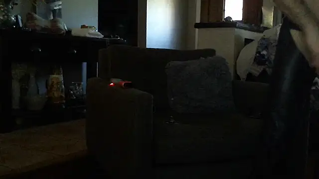 Snapshot of Clevername90 chatting on October 14, 2025, 10:53 pm Clevername90 online show from October 14, 2025, 10:53 pm