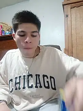 Snapshot of Oliver_LA chatting on July 30, 2026, 6:23 am Oliver LA online show from July 30, 2026, 6:23 am