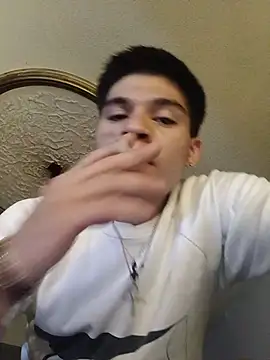 Snapshot of Oliver_LA chatting on August 3, 2026, 10:54 am Oliver LA online show from August 3, 2026, 10:54 am