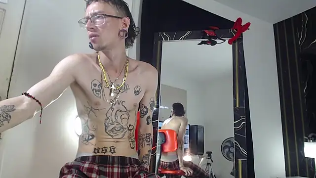 Snapshot of Ryan_Owenss chatting on May 22, 2026, 3:26 am Ryan Owenss online show from May 22, 2026, 3:26 am