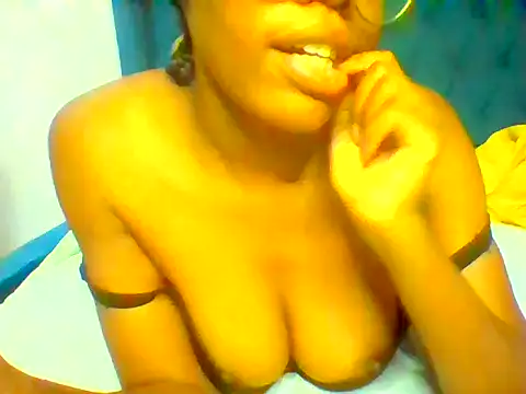 Snapshot of swtbabez chatting on June 15, 2026, 3:44 pm swtbabez online show from June 15, 2026, 3:44 pm