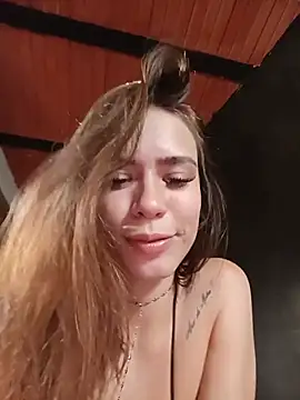 Snapshot of Luna_Fox_1327 chatting on May 21, 2026, 9:56 pm Luna Fox 1327 online show from May 21, 2026, 9:56 pm