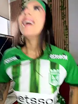 Snapshot of Eveliin__ chatting on June 2, 2026, 11:54 am Eveliin online show from June 2, 2026, 11:54 am