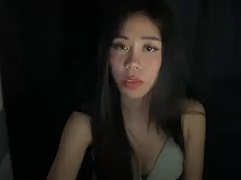 Snapshot of amberluiss chatting on June 22, 2026, 10:23 am amberluiss online show from June 22, 2026, 10:23 am