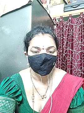 Snapshot of Leela_555 chatting on July 13, 2026, 11:15 pm Leela 555 online show from July 13, 2026, 11:15 pm