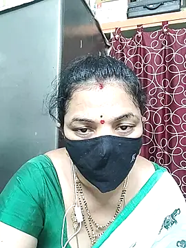 Snapshot of Leela_555 chatting on July 7, 2026, 10:57 pm Leela 555 online show from July 7, 2026, 10:57 pm