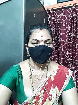 Snapshot of Leela_555 chatting on July 3, 2026, 2:45 pm Leela 555 online show from July 3, 2026, 2:45 pm