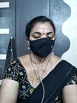 Snapshot of Leela_555 chatting on June 23, 2026, 10:57 am Leela 555 online show from June 23, 2026, 10:57 am
