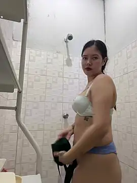 Snapshot of LuxuryCoupleX chatting on August 6, 2026, 9:54 pm LuxuryCoupleX online show from August 6, 2026, 9:54 pm