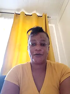 Snapshot of QueenLave chatting on May 22, 2026, 1:31 pm QueenLave online show from May 22, 2026, 1:31 pm