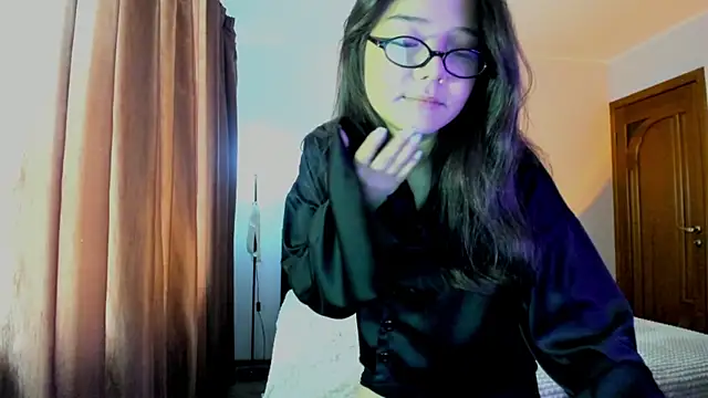 Snapshot of milana_marttt chatting on June 5, 2026, 6:52 am milana marttt online show from June 5, 2026, 6:52 am